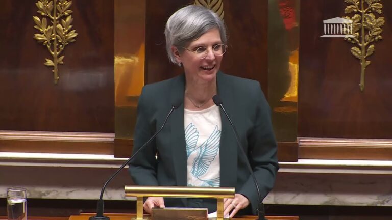 La nécessité d’avancer sur la mise en place de mesures pour mieux indemniser les dégâts causés par le retrait-gonflement des argiles (maisons fissurées).