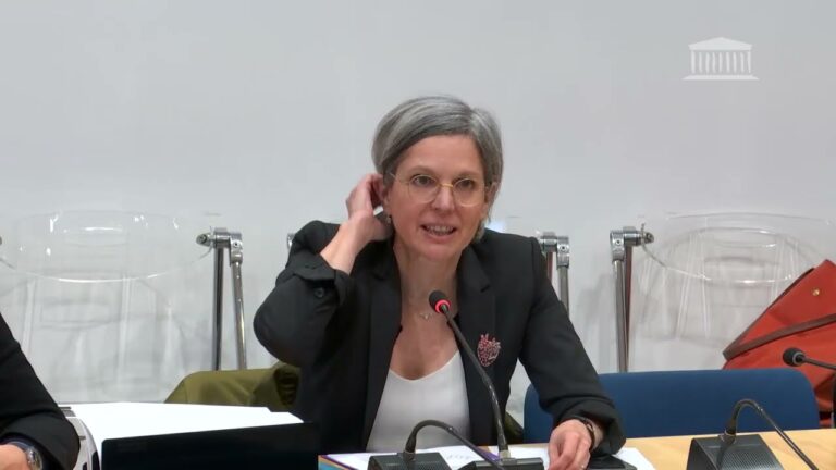 Commission d’enquête relative à la politique française d’expérimentation nucléaire en Polynésie française.