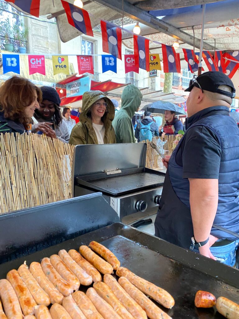 photos de Sandrine Rousseau sur le marché